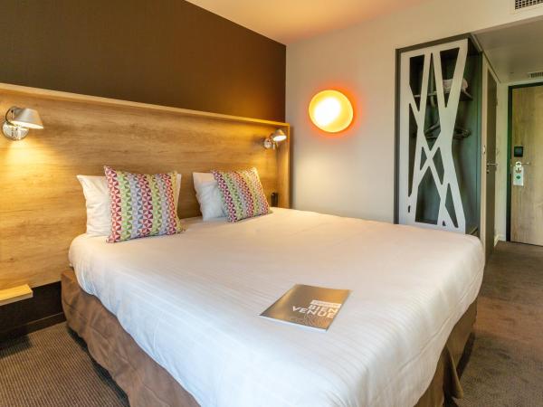 Campanile Laval Nord : photo 1 de la chambre chambre double