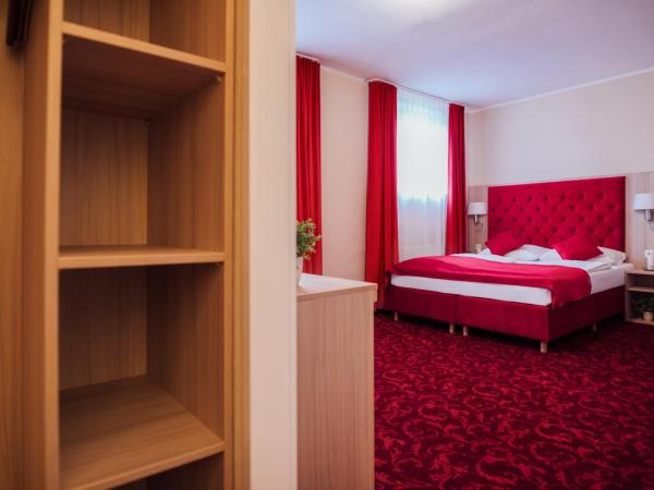 Hotel CULT Hamburg : photo 6 de la chambre chambre triple basique