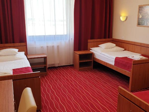 Diana Club Hotel : photo 6 de la chambre chambre triple standard avec 3 lits simples