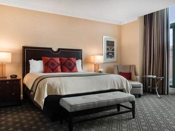 Omni Severin Hotel : photo 5 de la chambre chambre lit king-size premier