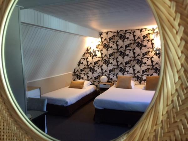 Hotel Ajoncs d'Or : photo 2 de la chambre chambre familiale