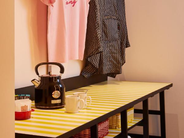 Mama Shelter London - Shoreditch : photo 4 de la chambre grande chambre double mama adaptée aux personnes à mobilité réduite