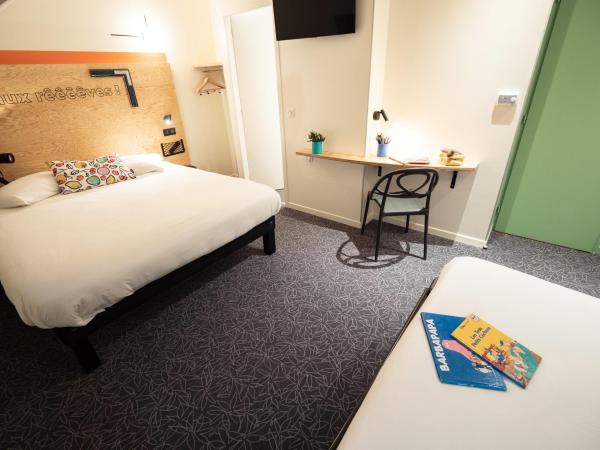 greet Hotel Beaune : photo 5 de la chambre chambre familiale