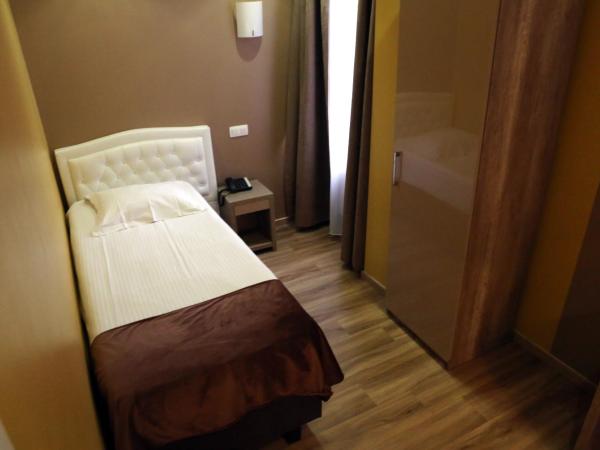 Hotel Phenix : photo 1 de la chambre chambre simple Économique