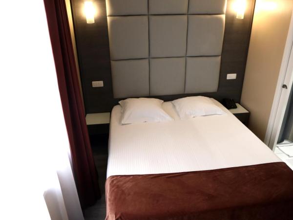 Hotel Phenix : photo 10 de la chambre chambre double Économique
