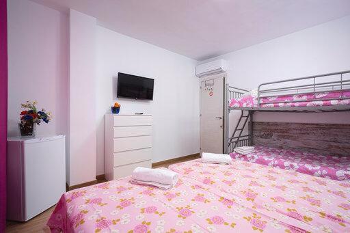 Guest House Lana Denia : photo 2 de la chambre chambre quadruple