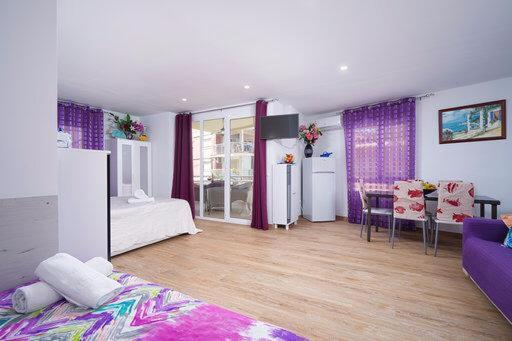 Guest House Lana Denia : photo 7 de la chambre chambre familiale avec balcon