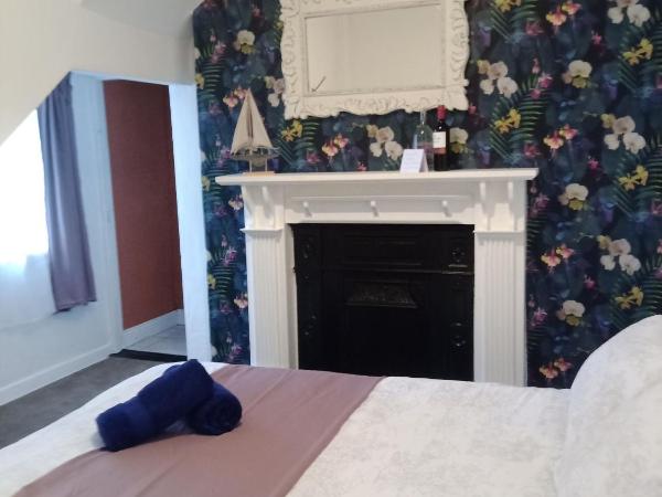 Easkey Hostel : photo 2 de la chambre chambre double avec salle de bains commune