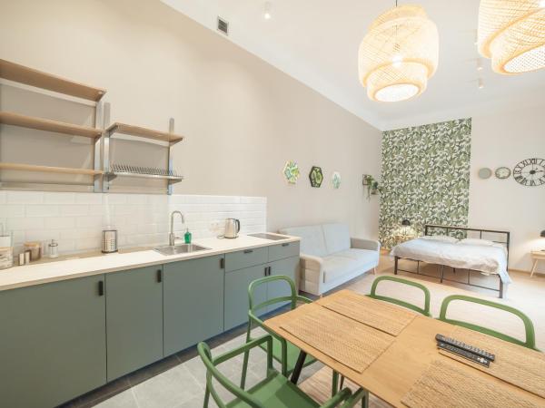 Dizzy Daisy Hostel : photo 3 de la chambre appartement 1 chambre avec salle de bains privative 