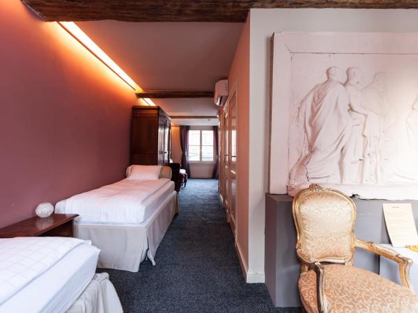 Hotel Diamonds and Pearls : photo 4 de la chambre suite lit king-size