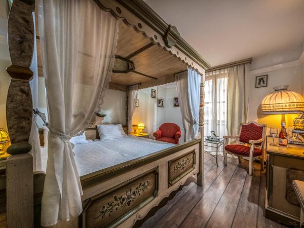 Corvin Hotel Budapest Sissi Wing : photo 2 de la chambre chambre double supérieure