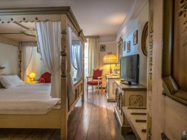 Corvin Hotel Budapest Sissi Wing : photo 7 de la chambre chambre double supérieure
