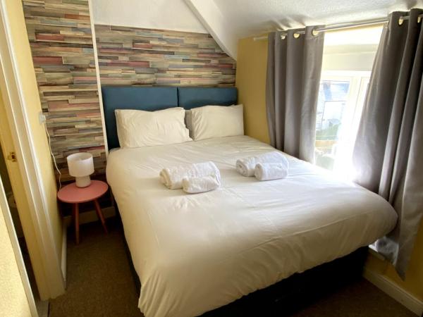 WiseStay : photo 3 de la chambre chambre double avec salle de bains privative