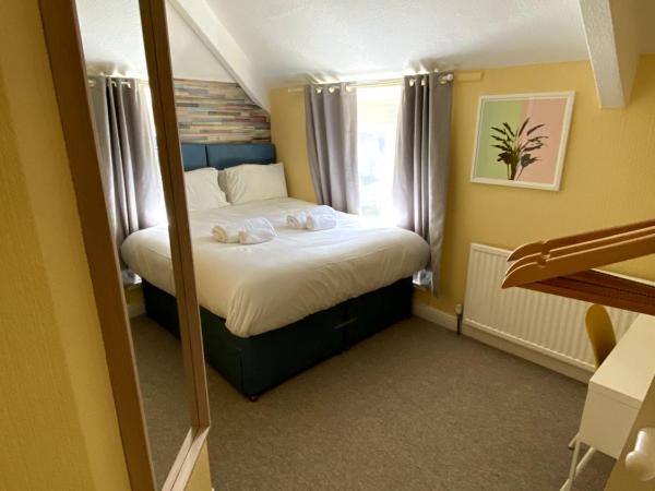 WiseStay : photo 4 de la chambre chambre double avec salle de bains privative