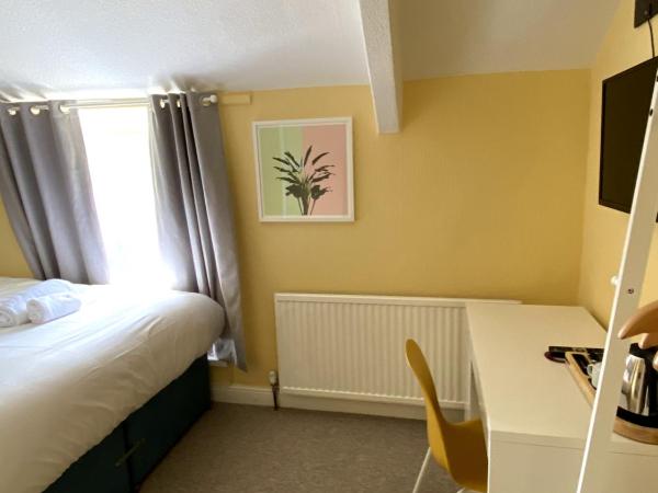 WiseStay : photo 5 de la chambre chambre double avec salle de bains privative