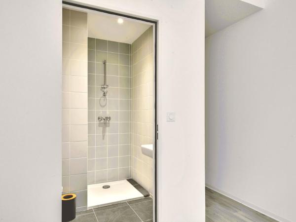 The People - Marseille : photo 8 de la chambre lit dans dortoir pour femmes de 4 lits