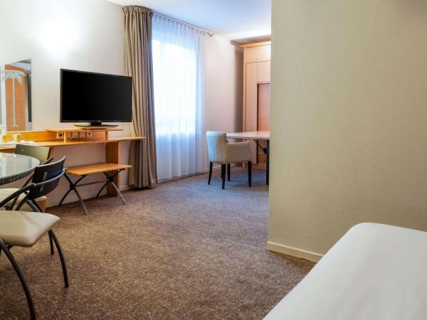 Quality Hotel Pau Centre Bosquet : photo 3 de la chambre chambre quadruple