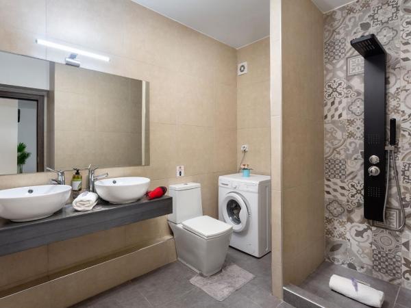 Supreme Comfort Apartments by Athens Stay : photo 8 de la chambre appartement supérieur avec jacuzzi privé