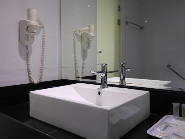 Hotel Grand Continental Kuala Lumpur : photo 9 de la chambre chambre triple premium