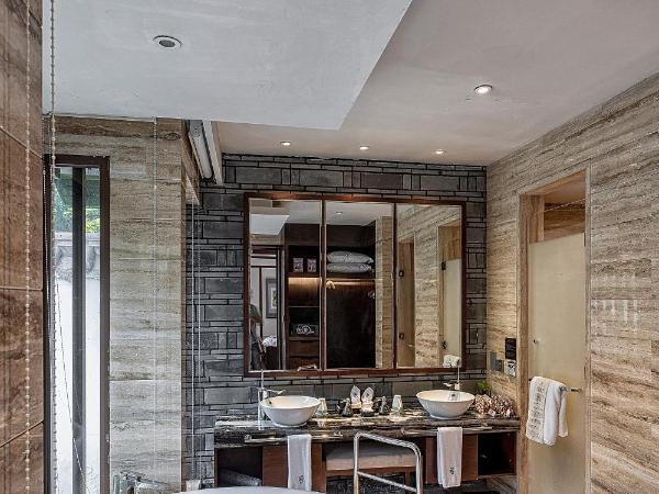 Banyan Tree Chongqing Beibei : photo 3 de la chambre double pool king villa-2 living room