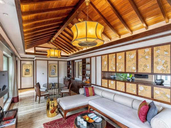 Banyan Tree Chongqing Beibei : photo 1 de la chambre double pool king villa-2 living room