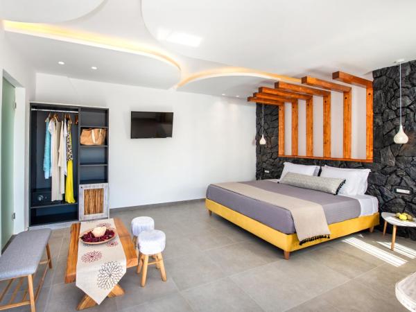 Abasa Suites : photo 5 de la chambre suite supérieure avec bain à remous extérieur