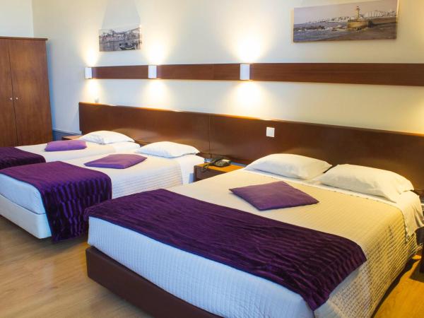 Hotel Estoril Porto : photo 2 de la chambre suite familiale avec balcon et vue sur le jardin