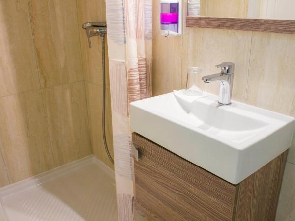 Hotel Estoril Porto : photo 3 de la chambre chambre double basique