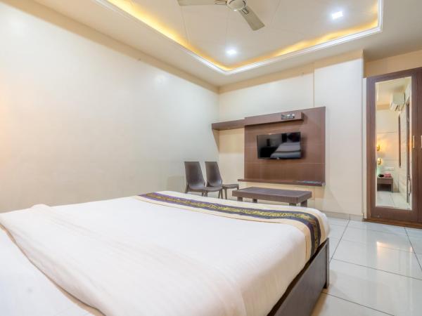 Hotel Sunday Inn : photo 3 de la chambre chambre lit king-size