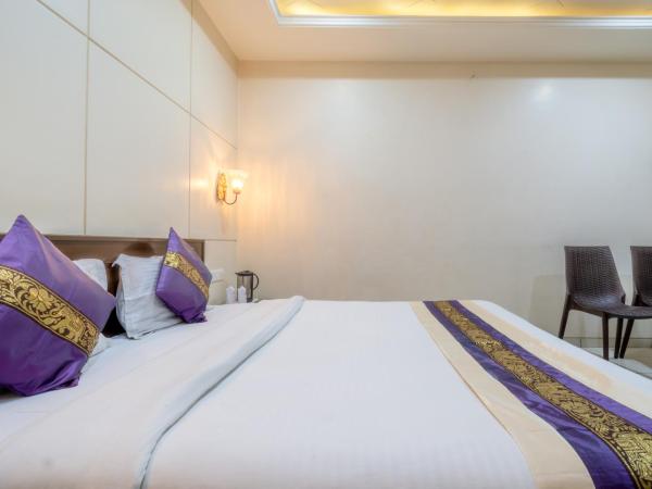 Hotel Sunday Inn : photo 8 de la chambre chambre lit king-size