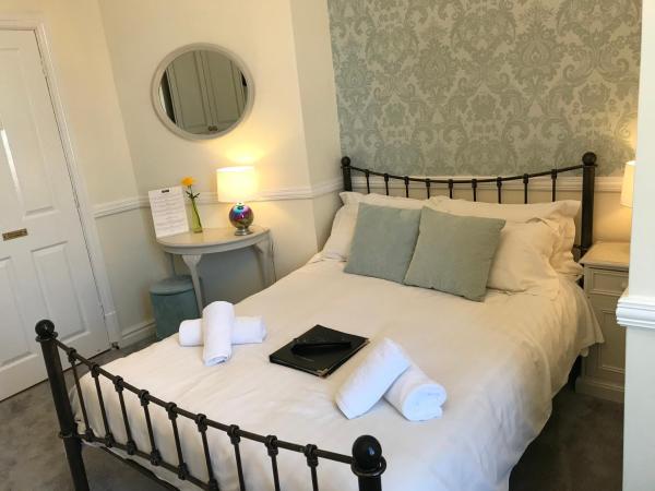 St. Raphael Guest House : photo 4 de la chambre chambre double