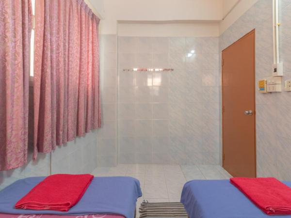 New Central Guesthouse : photo 2 de la chambre chambre lits jumeaux avec toilettes communes