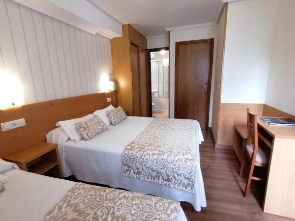 Hostal Anosa Casa : photo 1 de la chambre chambre double ou lits jumeaux supérieure