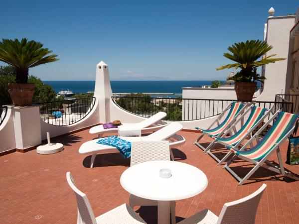 Hotel Casa Di Meglio : photo 1 de la chambre chambre double avec terrasse