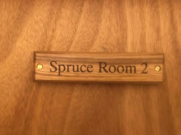 The Fossil Tree Hotel : photo 3 de la chambre chambre lit king-size avec vue partielle sur la mer