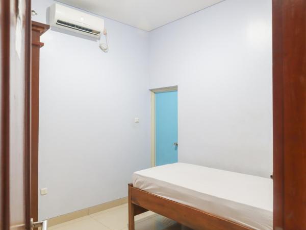 KoolKost Syariah @ Duri Kosambi : photo 4 de la chambre chambre double Économique
