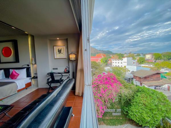 Sino House Phuket Hotel - SHA Plus : photo 10 de la chambre chambre exécutive deluxe