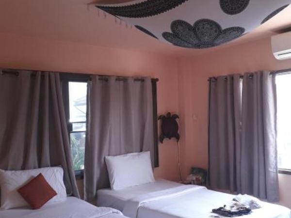 All in 1 Guesthouse : photo 8 de la chambre chambre lits jumeaux climatisée