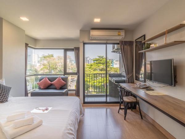 Casa Luxe Hotel and Resident : photo 2 de la chambre chambre double deluxe avec balcon