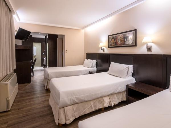 Exe Hotel Colón : photo 1 de la chambre chambre triple
