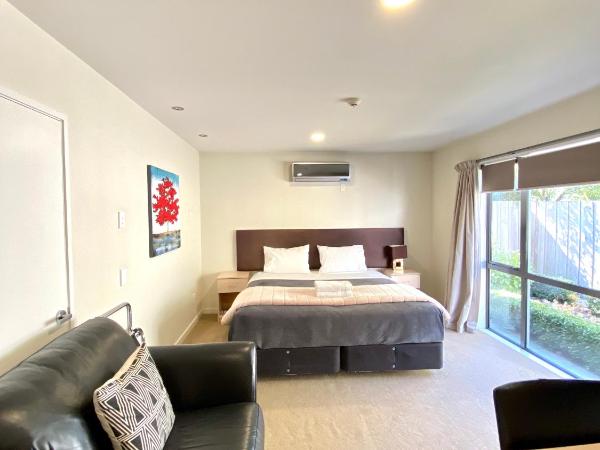 Alpha Motel : photo 1 de la chambre studio avec baignoire spa