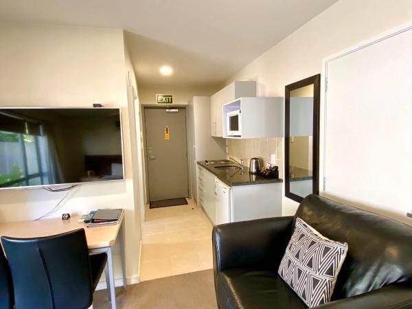 Alpha Motel : photo 2 de la chambre studio avec baignoire spa