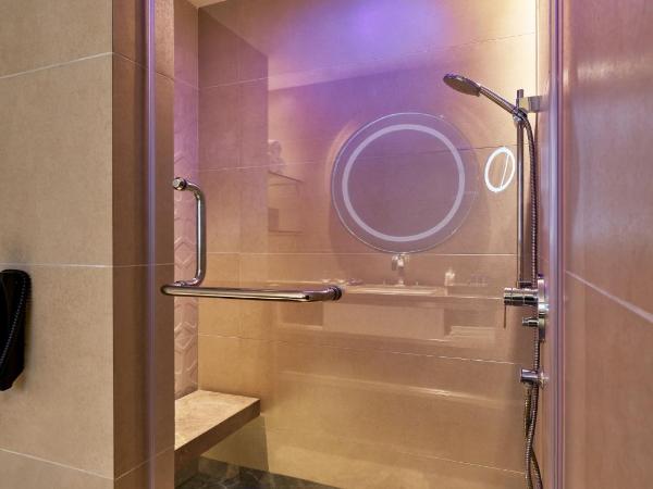 Vivanta Bengaluru Residency Road : photo 1 de la chambre chambre double premium