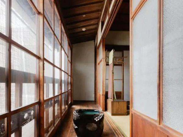 ゲストハウス君彩家 kimidoriya : photo 4 de la chambre chambre triple avec salle de bains commune