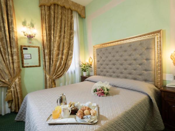 Hotel Marconi : photo 3 de la chambre chambre double ou lits jumeaux classique