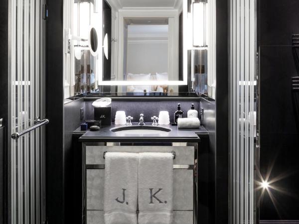 J.K. Place Paris : photo 3 de la chambre chambre simple standard