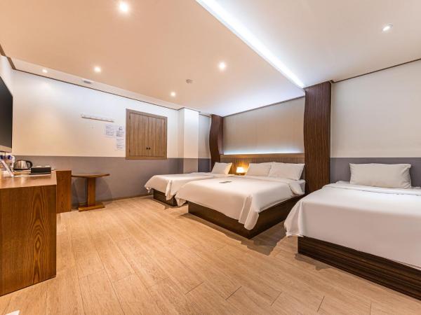 Friendly DH Naissance Hotel by Mindrum Group : photo 3 de la chambre chambre familiale standard - petit-déjeuner inclus