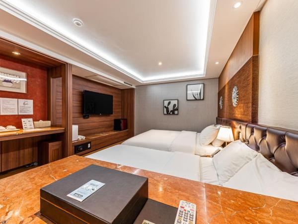 Friendly DH Naissance Hotel by Mindrum Group : photo 6 de la chambre chambre familiale supérieure - petit-déjeuner inclus