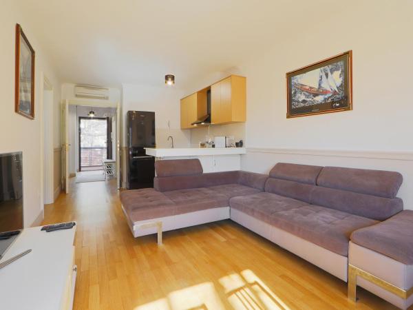 The Bluedeck Wellness Apartment : photo 9 de la chambre appartement avec balcon