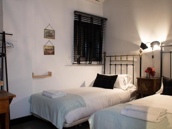 LaNave : photo 3 de la chambre chambre lits jumeaux avec salle de bains privative